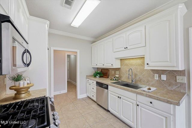 215 Tucker Drive, Brandon, MS 39042