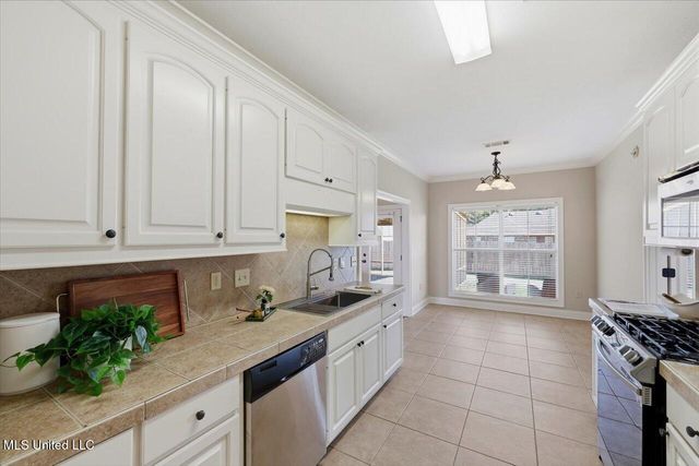 215 Tucker Drive, Brandon, MS 39042