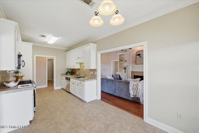 215 Tucker Drive, Brandon, MS 39042