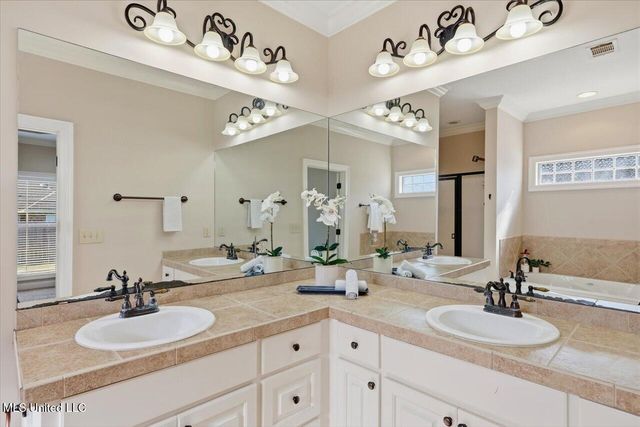 215 Tucker Drive, Brandon, MS 39042