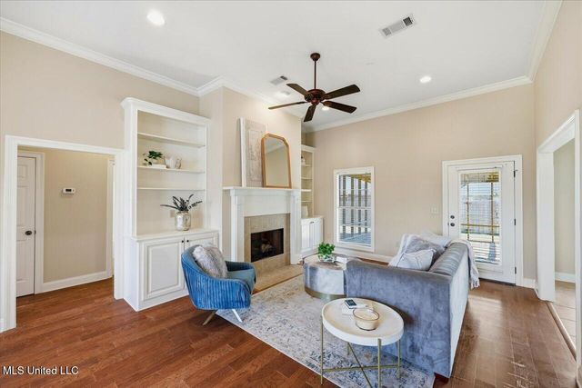 215 Tucker Drive, Brandon, MS 39042