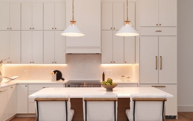 712 Watertown Street 712, Newton, MA 02460