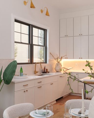 712 Watertown Street 712, Newton, MA 02460