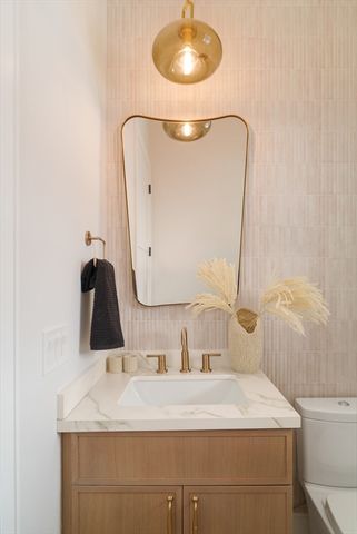 712 Watertown Street 712, Newton, MA 02460