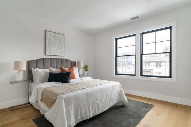 712 Watertown Street 712, Newton, MA 02460