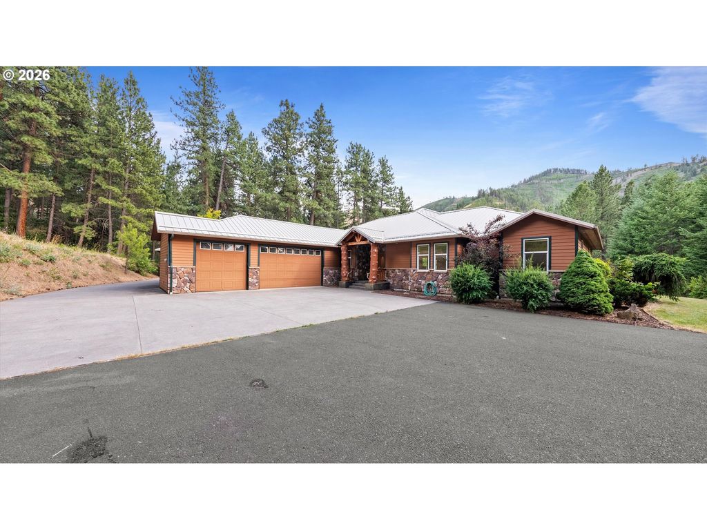 Image 2 of property listing at 1135 N Touchet, Dayton, WA 99328