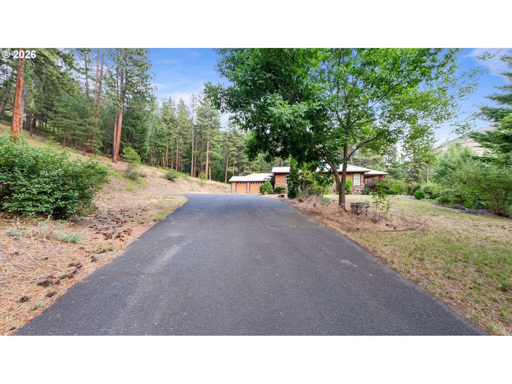 Image 3 of property listing at 1135 N Touchet, Dayton, WA 99328