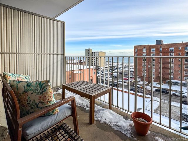 210 E Broadway 5A, Long Beach, NY 11561