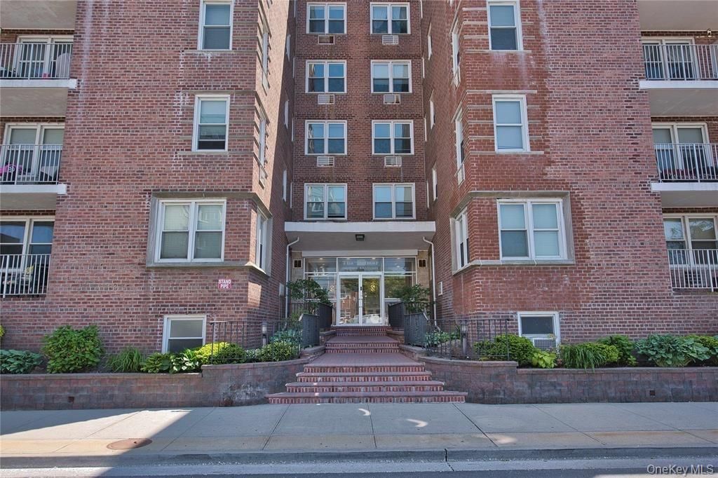 210 E Broadway 5A, Long Beach, NY 11561