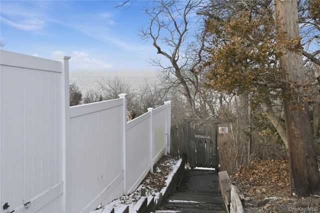 36 Oak Lane, Wading River, NY 11792