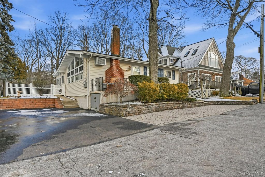 36 Oak Lane, Wading River, NY 11792