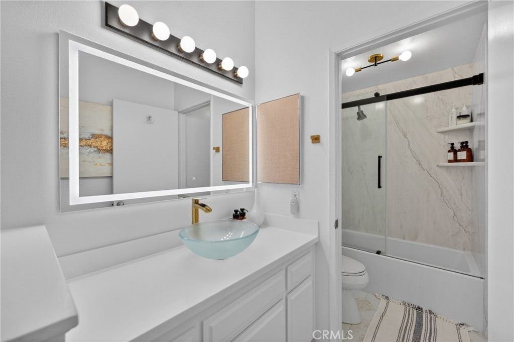 Image 16 of property listing at 16211 Downey Ave. 65, Paramount, CA 90723