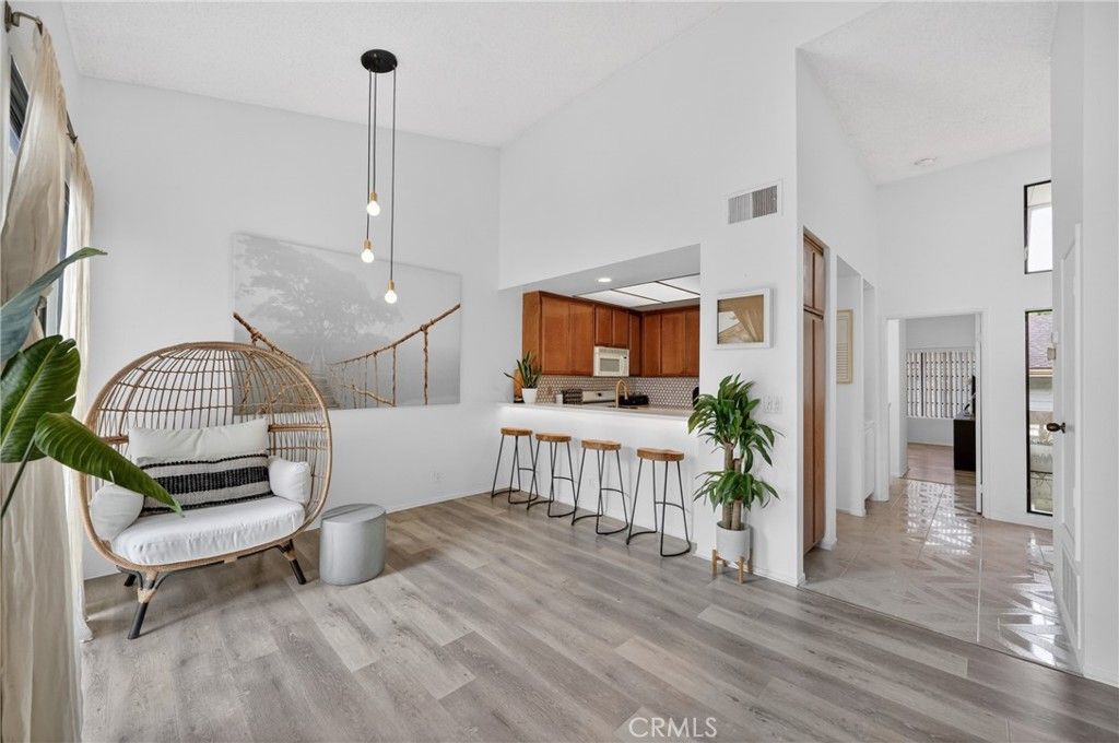 Image 5 of property listing at 16211 Downey Ave. 65, Paramount, CA 90723