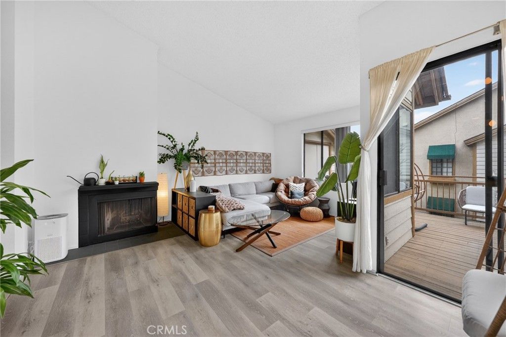 Image 7 of property listing at 16211 Downey Ave. 65, Paramount, CA 90723