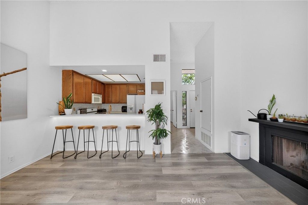 Image 8 of property listing at 16211 Downey Ave. 65, Paramount, CA 90723