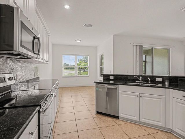 7521 RIDGELAKE CIRCLE, Bradenton, FL 34203