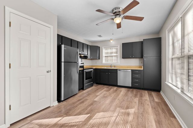 2824 Airwood Dr, Nashville, TN 37214