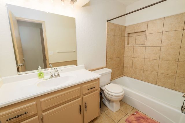 6429 N Peniel Avenue, Oklahoma City, OK 73132