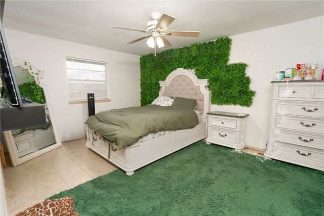 6429 N Peniel Avenue, Oklahoma City, OK 73132
