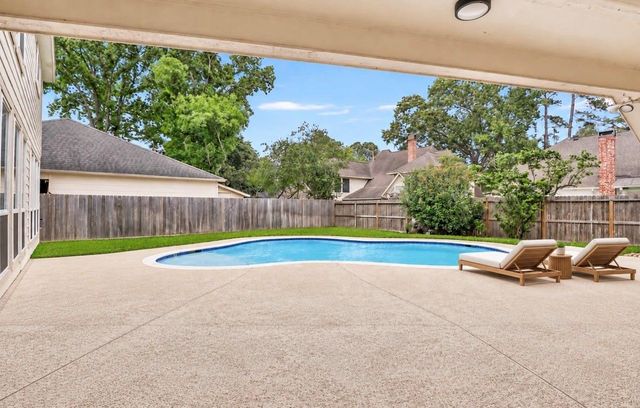 2106 Mountain Lake Drive, Kingwood, TX 77345
