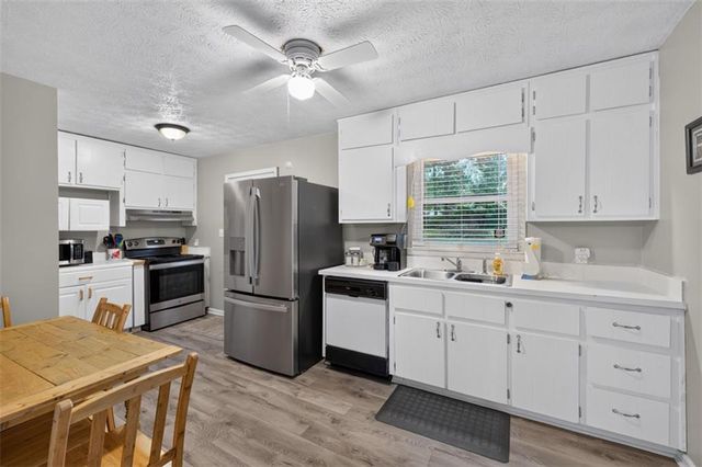 869 Rock Oak Lane, Lawrenceville, GA 30046
