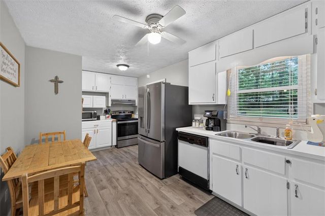 869 Rock Oak Lane, Lawrenceville, GA 30046