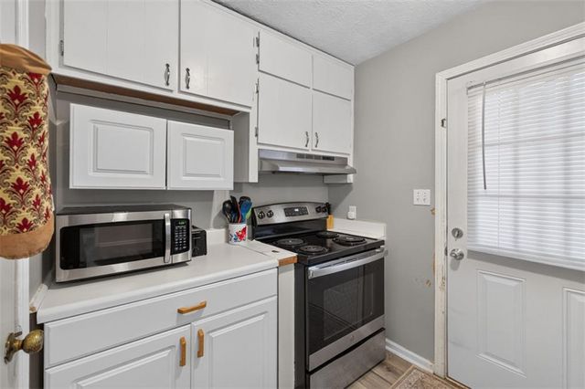 869 Rock Oak Lane, Lawrenceville, GA 30046