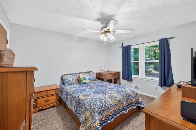 869 Rock Oak Lane, Lawrenceville, GA 30046