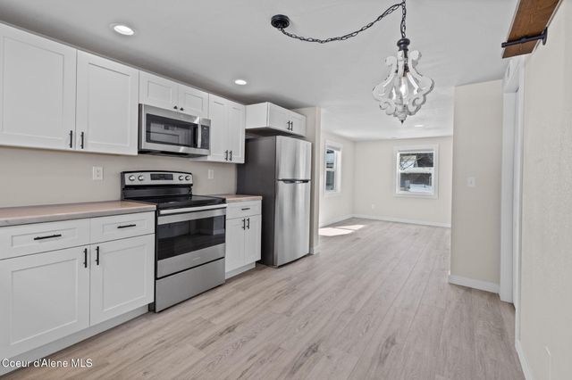 21 Main Ave, Wallace, ID 83873