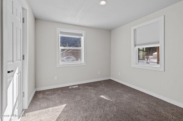 21 Main Ave, Wallace, ID 83873