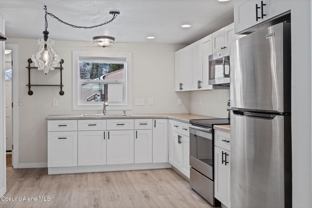 21 Main Ave, Wallace, ID 83873