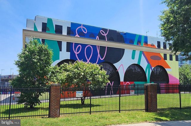 121 R ST NE, Washington, DC 20002