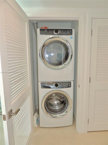 1170 101st St 402, Bay Harbor Islands, FL 33154