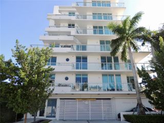 1170 101st St 402, Bay Harbor Islands, FL 33154