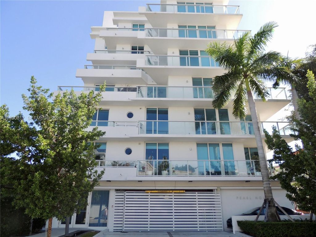 1170 101st St 402, Bay Harbor Islands, FL 33154