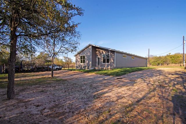 151 Kawainui LN, Bastrop, TX 78602