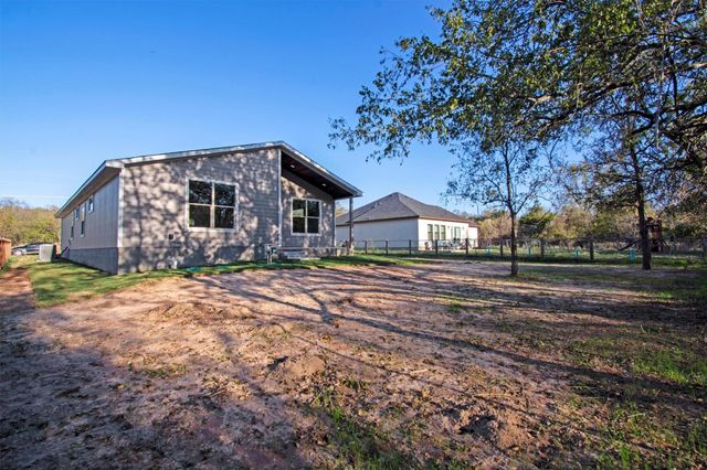 151 Kawainui LN, Bastrop, TX 78602