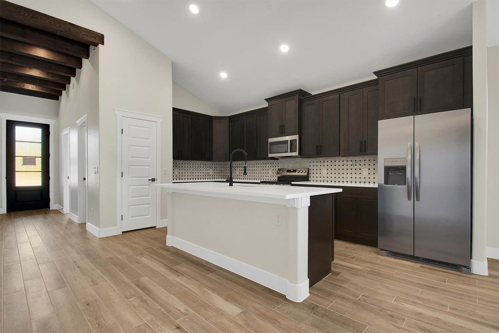 151 Kawainui LN, Bastrop, TX 78602