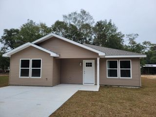 57 Cedar Hill Court, Defuniak Springs, FL 32433
