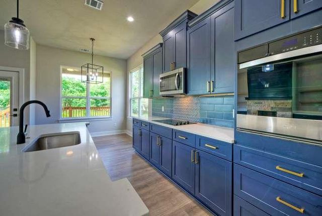 139 Waimanalo DR, Bastrop, TX 78602