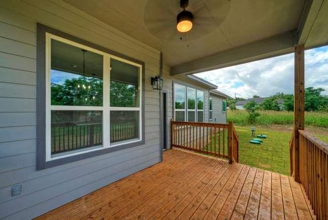 139 Waimanalo DR, Bastrop, TX 78602