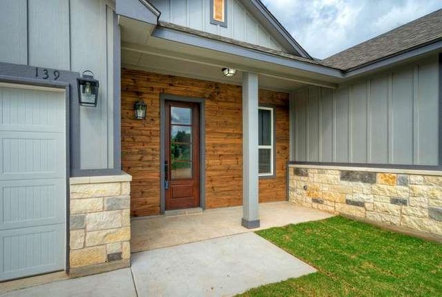 139 Waimanalo DR, Bastrop, TX 78602