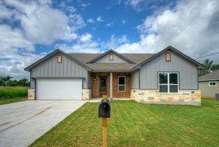 139 Waimanalo DR, Bastrop, TX 78602
