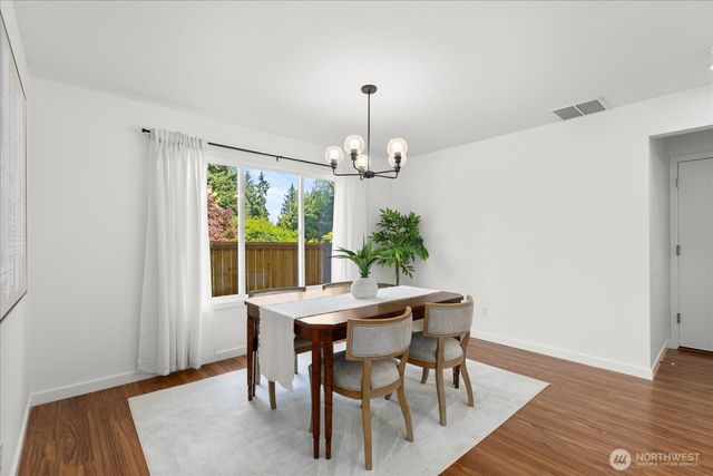 1828 NE Serpentine Place, Shoreline, WA 98155