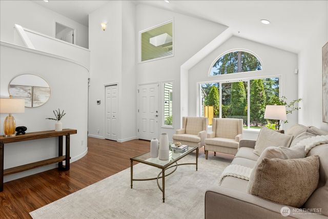 1828 NE Serpentine Place, Shoreline, WA 98155