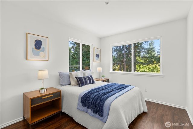 1828 NE Serpentine Place, Shoreline, WA 98155