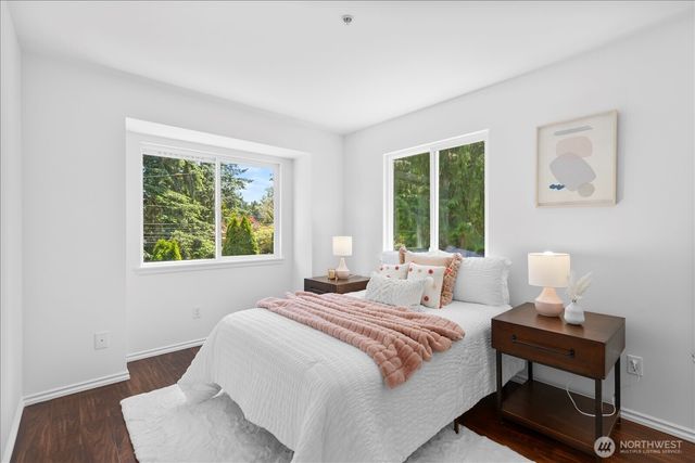 1828 NE Serpentine Place, Shoreline, WA 98155