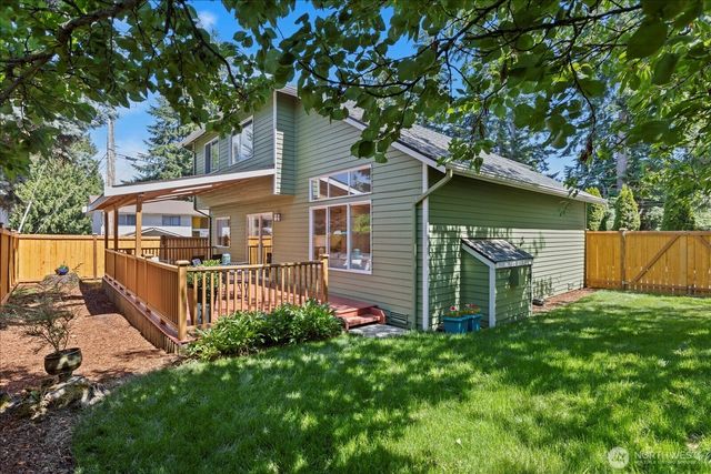 1828 NE Serpentine Place, Shoreline, WA 98155