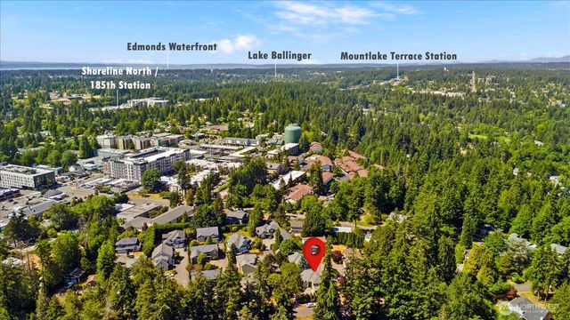 1828 NE Serpentine Place, Shoreline, WA 98155