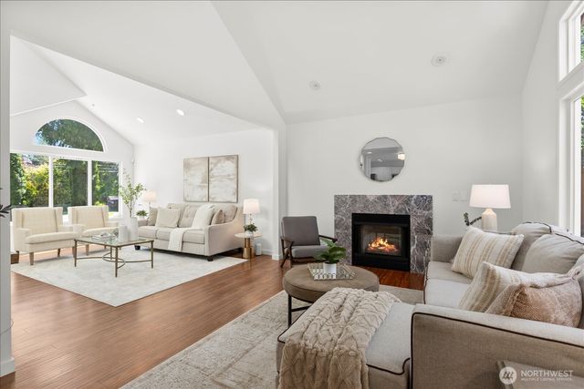 1828 NE Serpentine Place, Shoreline, WA 98155